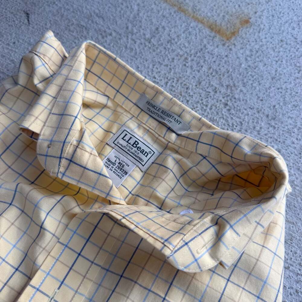 L.L. Bean Wrinkle Resistant Traditional Fit Short Sleeve Button Down Shirt Yello